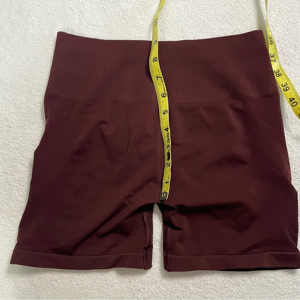 Alphalete Amplify Short 4.5" - Sangria - Picture 7 of 8